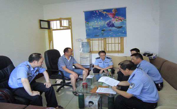 廚房水管破裂傳出刺鼻性氣味，原以為是鄰居家甲醛超標(biāo)，沒想到是“絕命毒師”