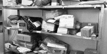 廚房水管破裂傳出刺鼻性氣味，原以為是鄰居家甲醛超標(biāo)，沒想到是“絕命毒師”