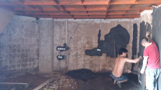 剛開業(yè)四個月的小店關(guān)門歇業(yè)，原因有兩點：一是甲醛超標(biāo)了5倍多，二是老板娘因此流產(chǎn)了……