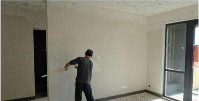 剛開業(yè)四個月的小店關(guān)門歇業(yè)，原因有兩點：一是甲醛超標(biāo)了5倍多，二是老板娘因此流產(chǎn)了……