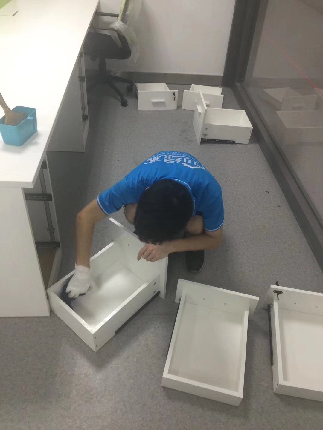 樂(lè)富設(shè)計(jì)園在一個(gè)loft創(chuàng)意產(chǎn)業(yè)園中，2760多方的一個(gè)大項(xiàng)目歷經(jīng)創(chuàng)綠家兩組工程師兩天兩夜的治理，典型loft式的裝修異味大大降低。樂(lè)富設(shè)計(jì)園的治理源于創(chuàng)綠家曾經(jīng)為泰普森旗下一家子公司甲醛治理，治理完畢效果非常好，所以泰普森集團(tuán)二次選擇我們治理。創(chuàng)綠家，值得您信任！