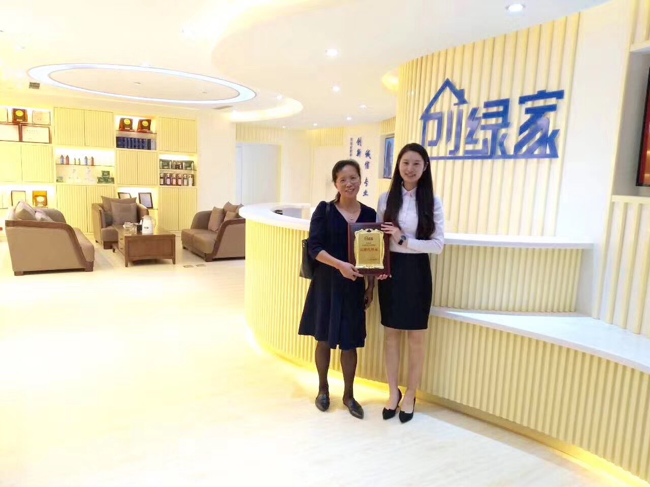 熱烈祝賀荊總簽約創(chuàng)綠家上海市區(qū)級代理！
