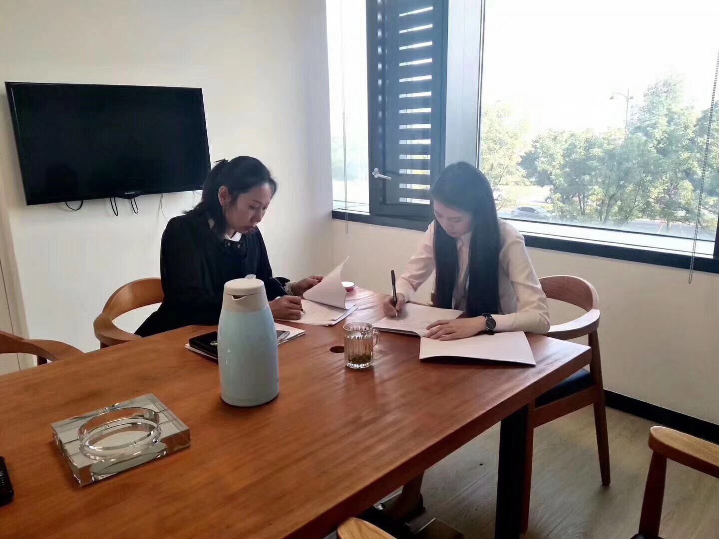 熱烈祝賀閔總、楊總簽約創(chuàng)綠家鶴崗市區(qū)級代理！