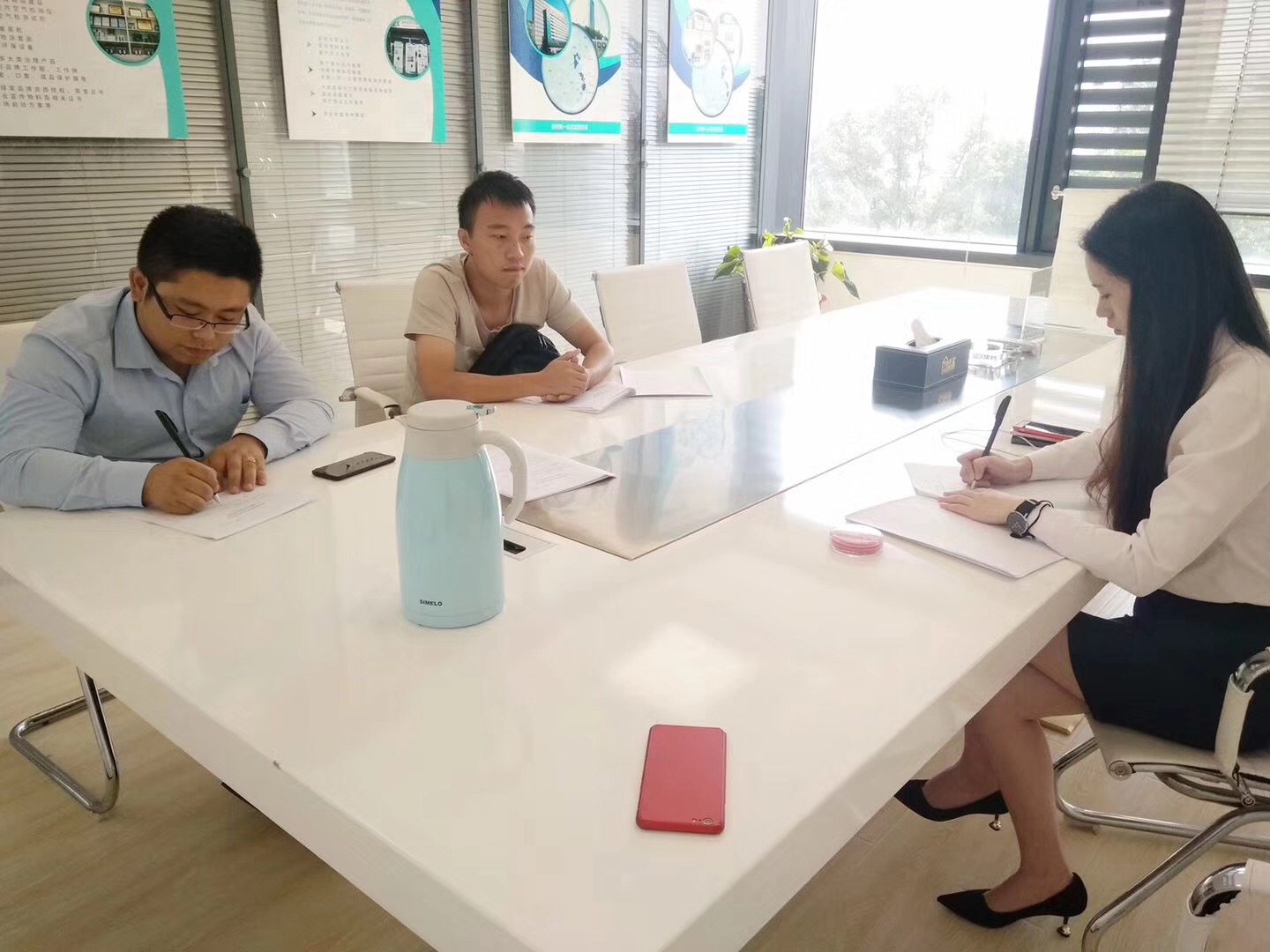 熱烈祝賀黃總、彭總簽約創(chuàng)綠家衢州市區(qū)級代理！