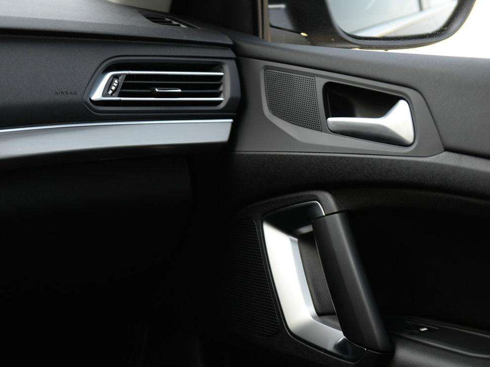 一輛汽車怎么能不受潮呢？