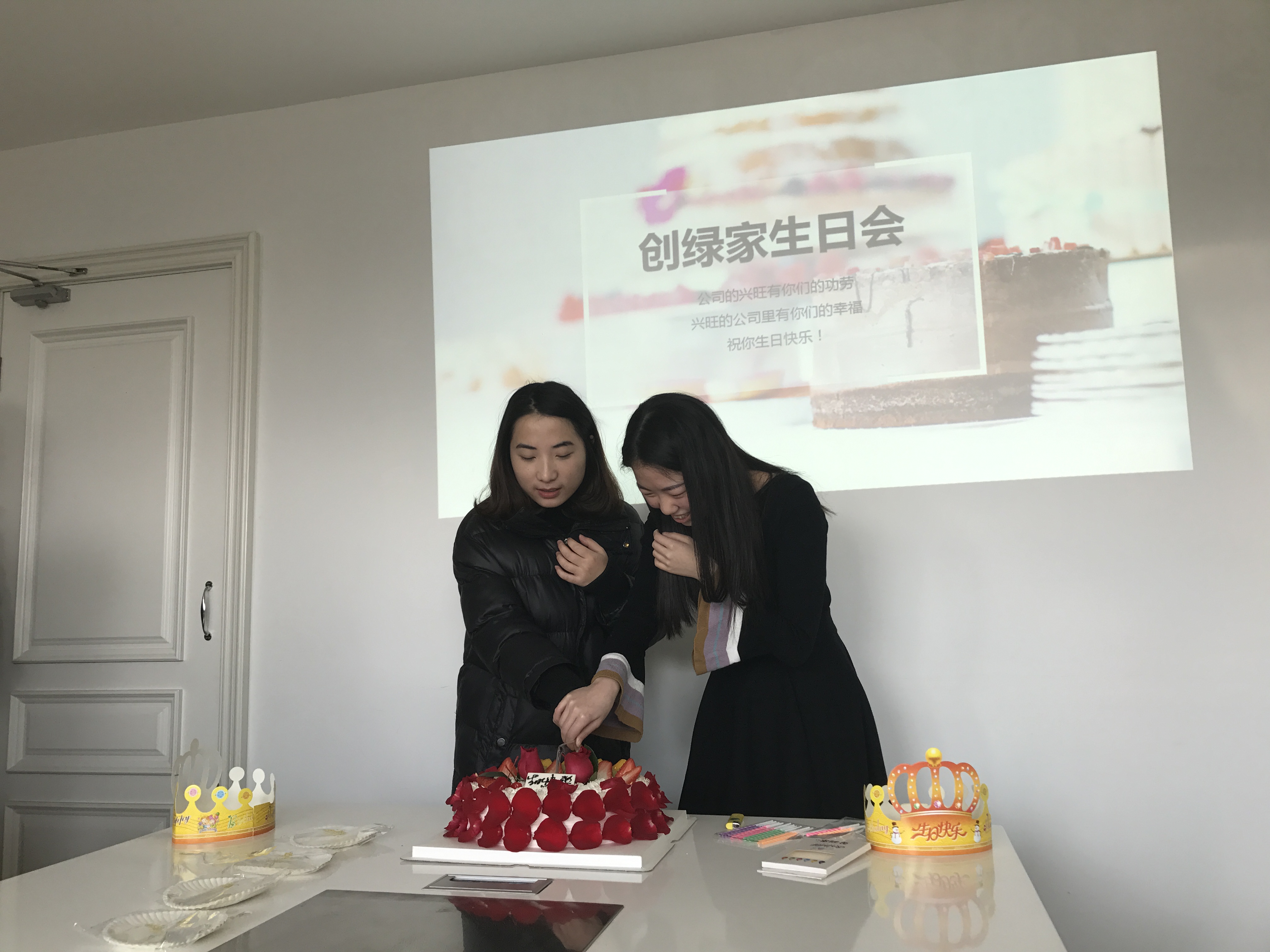 【1月生日會】本月壽星只有美少女，拍圖拍到小編手機內(nèi)存不夠啦！