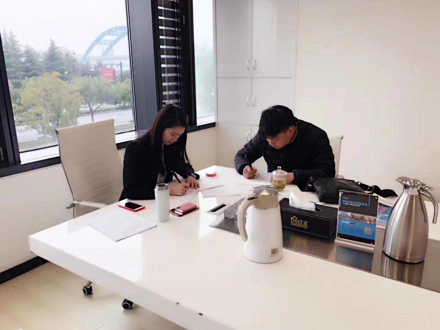 熱烈祝賀徐總簽約創(chuàng)綠家衢州市區(qū)級代理！