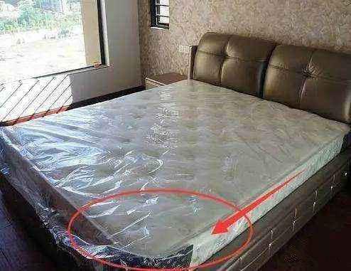 床墊薄膜要撕?jiǎn)?？不僅要撕還要除甲醛！