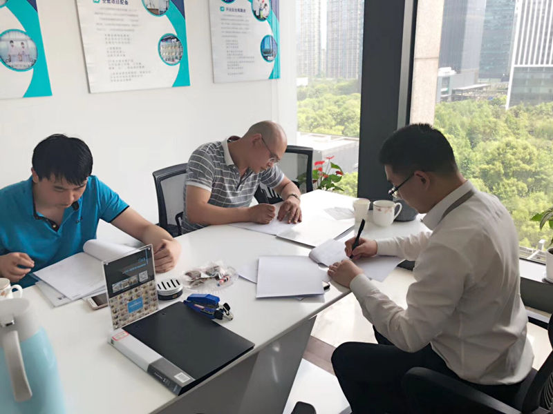 熱烈祝賀徐總、賀總簽約創(chuàng)綠家連云港市區(qū)級(jí)代理！