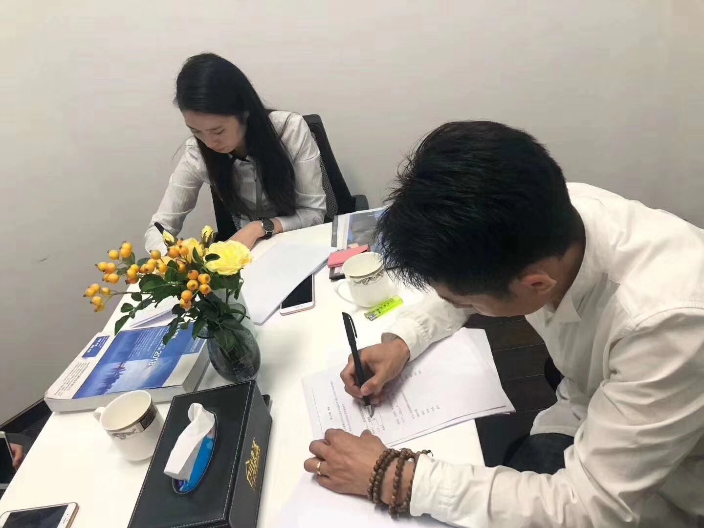 熱烈祝賀倪總、秦總、周總簽約創(chuàng)綠家寧波市區(qū)級代理！