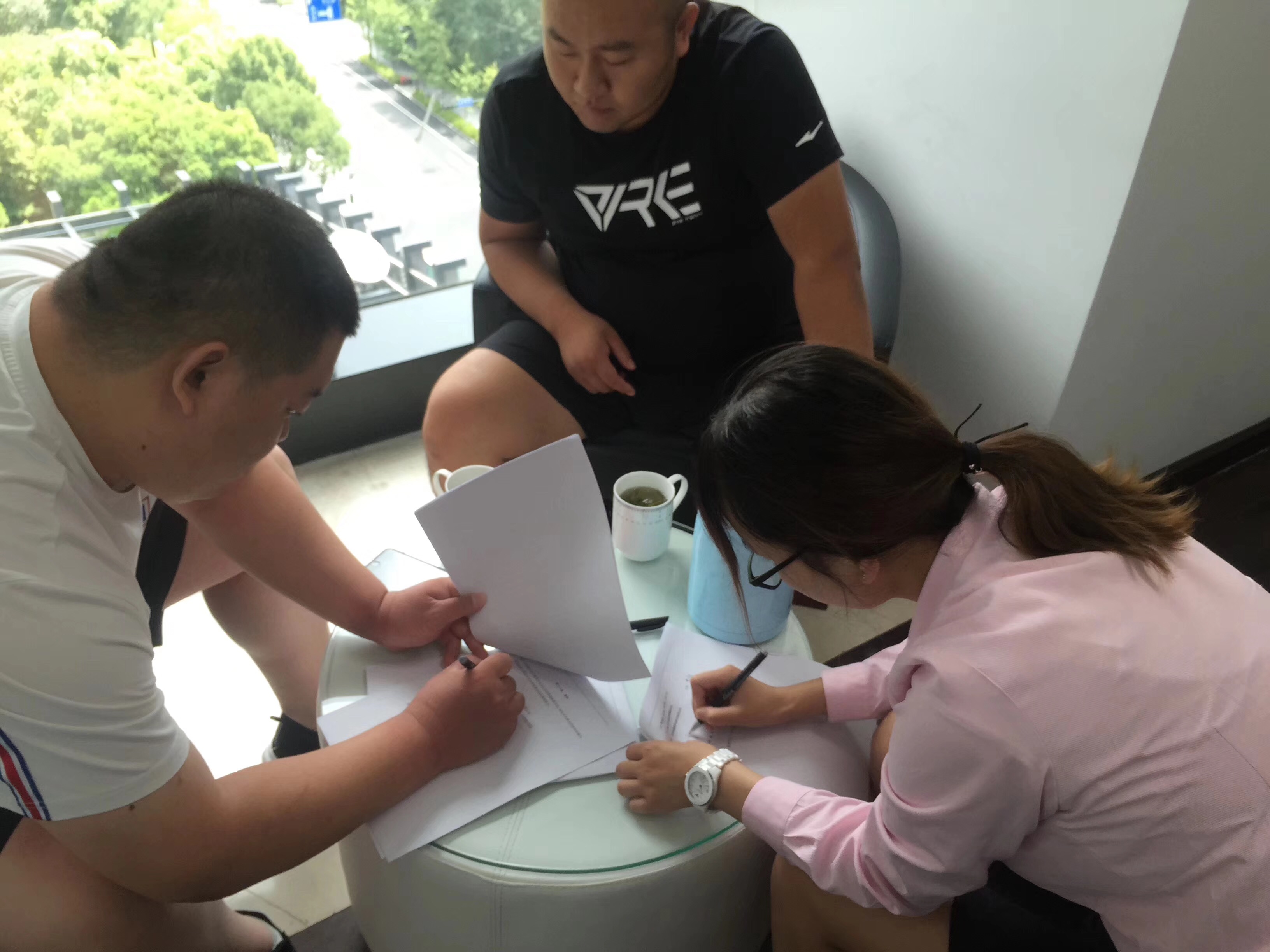 熱烈祝賀李總兄弟簽約創(chuàng)綠家德州市縣級代理！