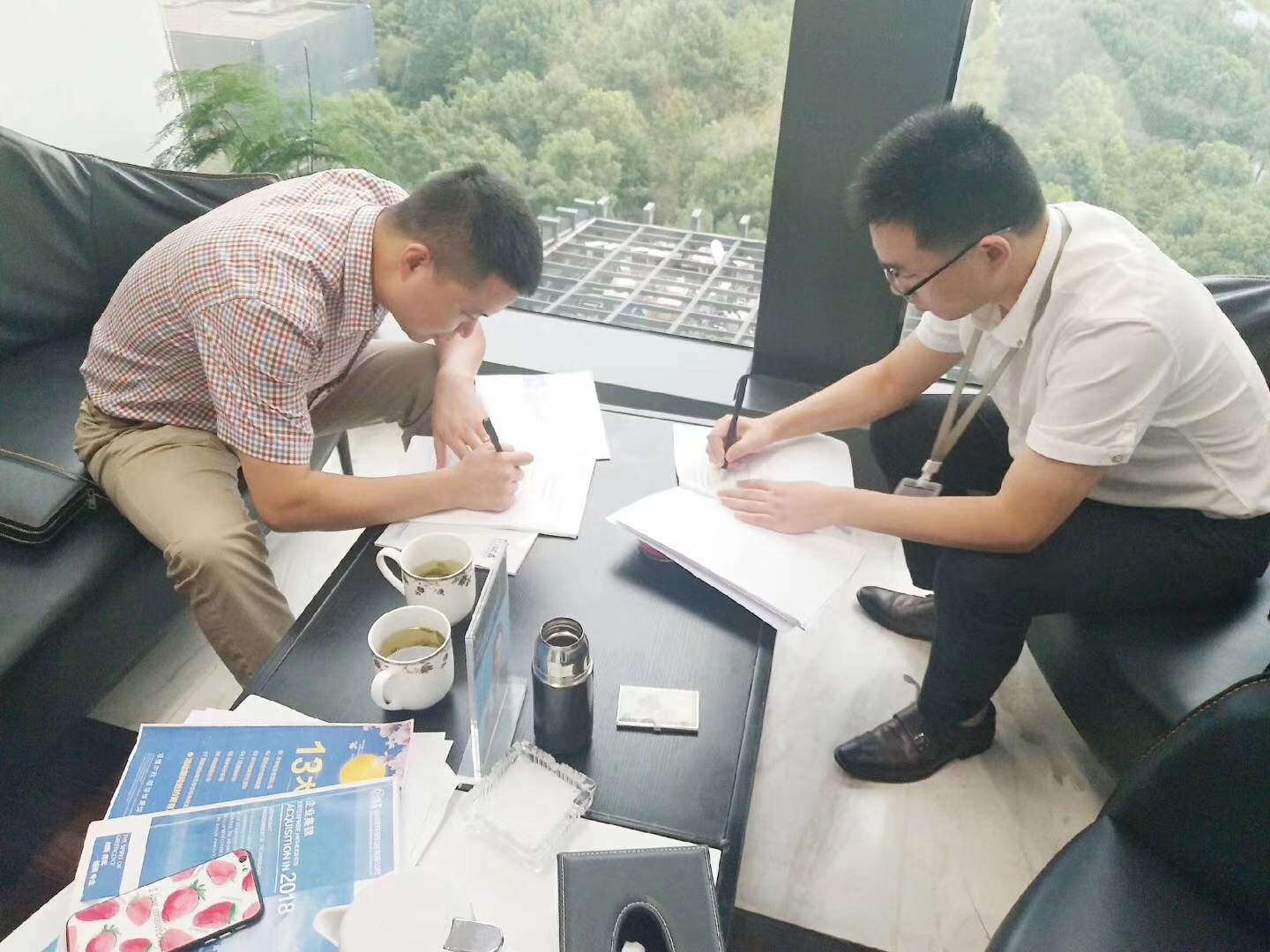 熱烈祝賀樊總簽約創(chuàng)綠家成都市區(qū)級(jí)代理！