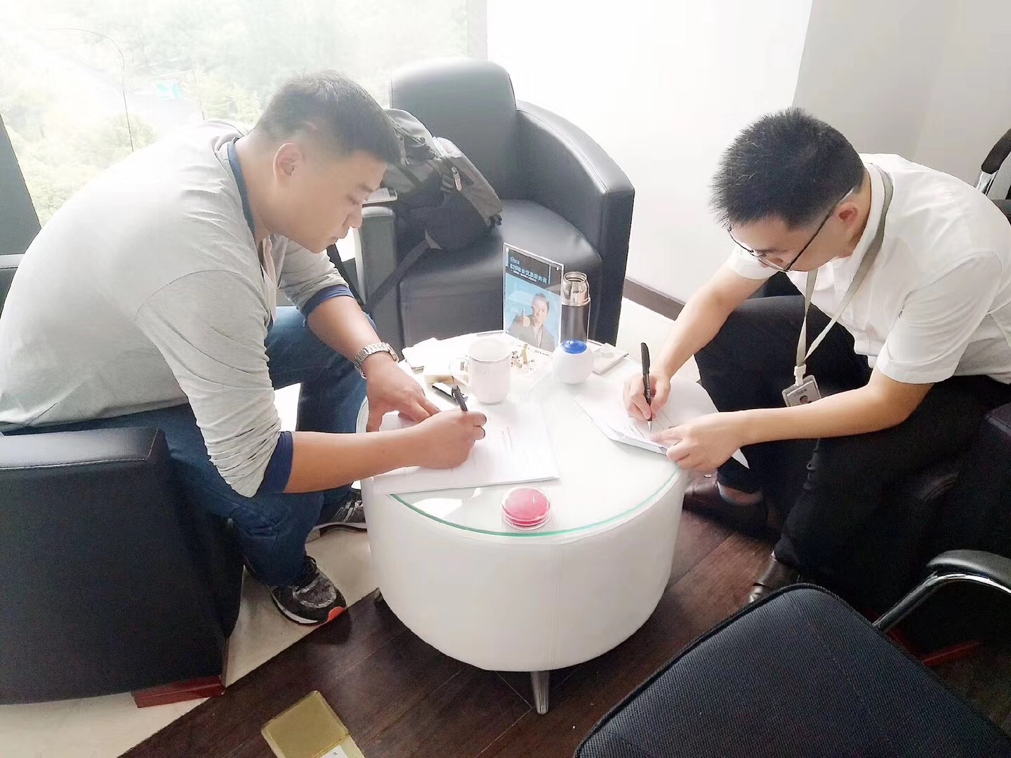 熱烈祝賀王總簽約創(chuàng)綠家鄭州市區(qū)級(jí)代理！