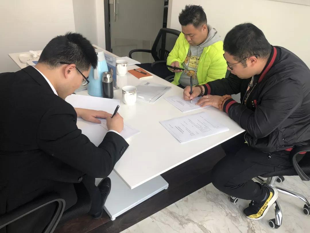 熱烈祝賀馬總、張總簽約創(chuàng)綠家天津市區(qū)級代理！