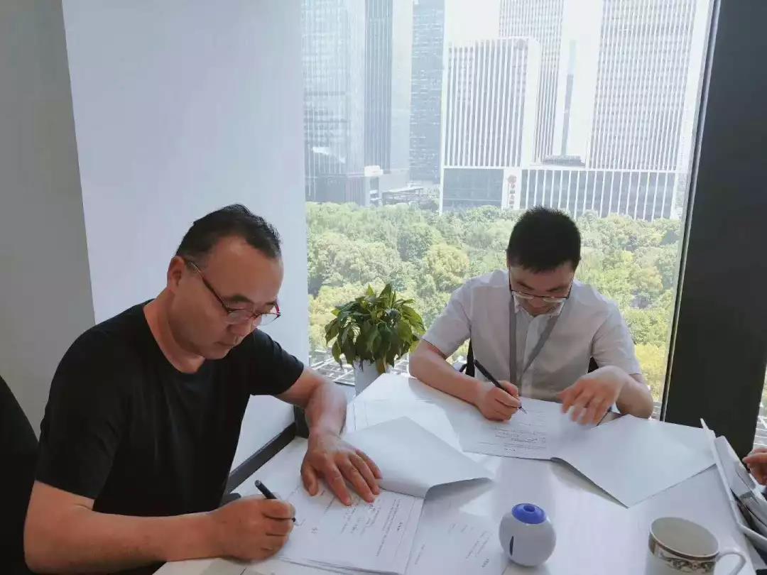 熱烈祝賀徐總簽約創(chuàng)綠家淮南市區(qū)級(jí)代理！