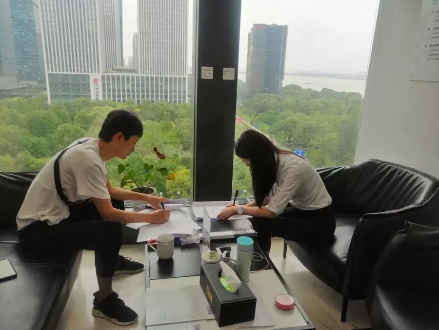 熱烈祝賀章總簽約創(chuàng)綠家湖北省武漢市區(qū)級代理！