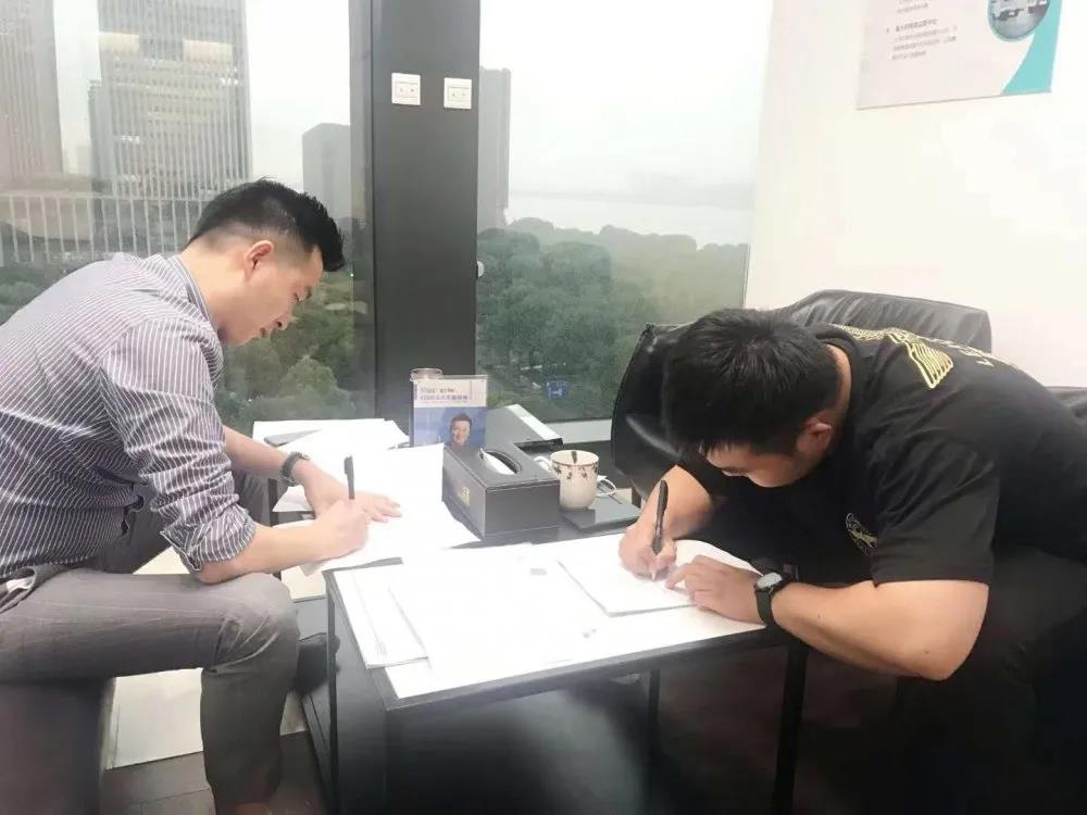 熱烈祝賀徐總簽約創(chuàng)綠家河南省鄭州市區(qū)級代理！