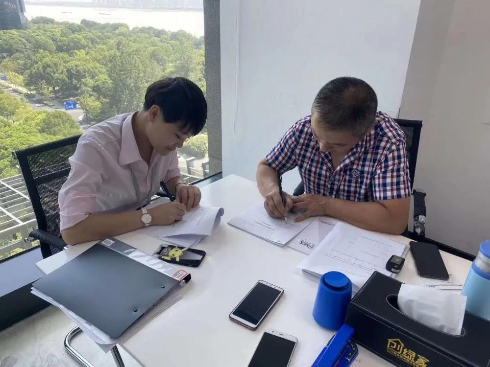 熱烈祝賀董總簽約創(chuàng)綠家浙江省區(qū)級代理！