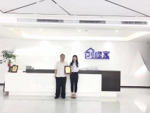 熱烈祝賀張總簽約創(chuàng)綠家鄭州市縣級代理！