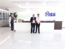 熱烈祝賀尚總、鄧總夫婦簽約創(chuàng)綠家四川省市級(jí)代理！